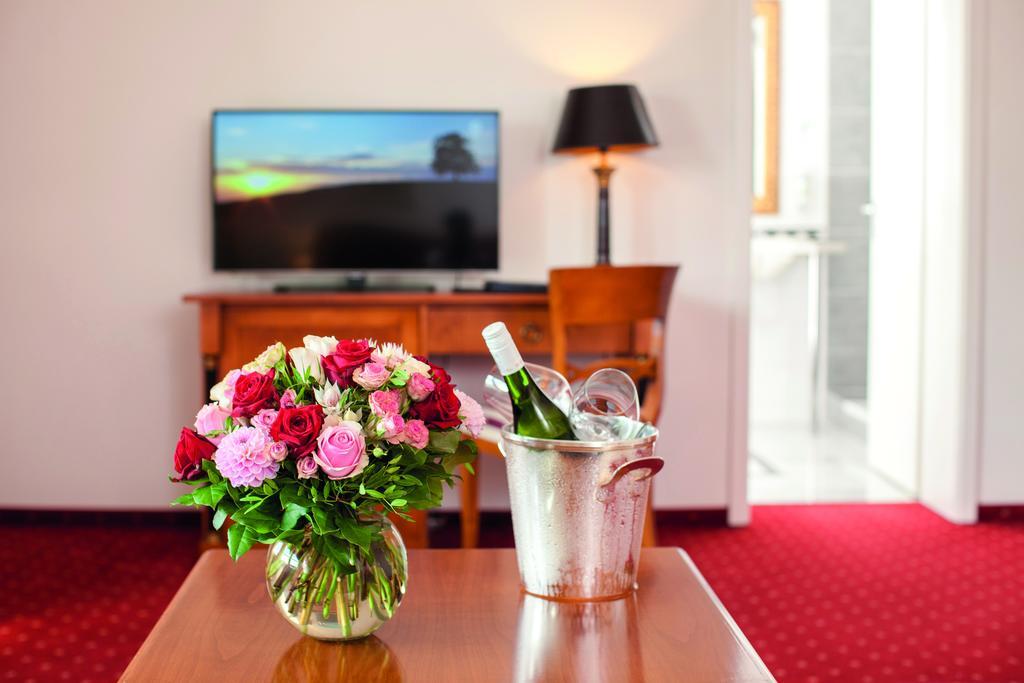 Hotel Prinzenpalais Bad Doberan Ngoại thất bức ảnh